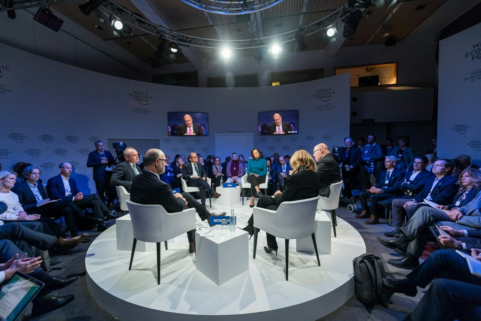 les participants à la conférence